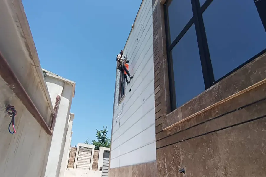 آب بندی سنگ نما با راپل توسط تیم شمال عایق