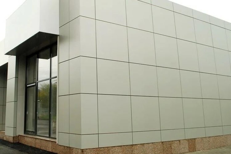 آب بندی سرامیک نما توسط تیم شمال عایق در رشت با طناب یا راپل