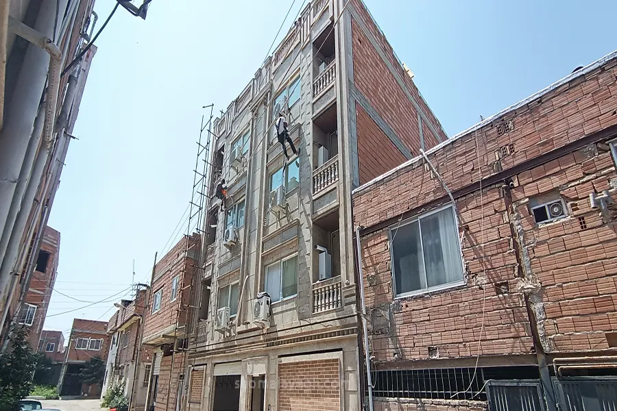 پیچ و رولپلاک نما در بندر انزلی